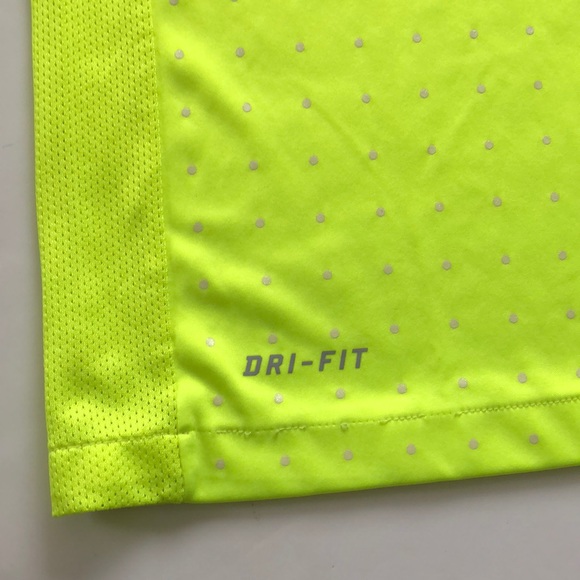 Nike Shirt (men’s) - Picture 5 of 7